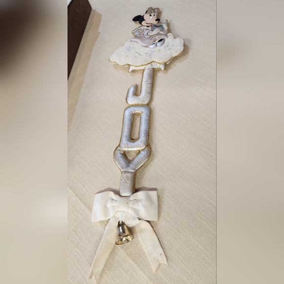 Disney Vintage Mickey & Minnie Christmas Wall Decor - Picture 6 of 8